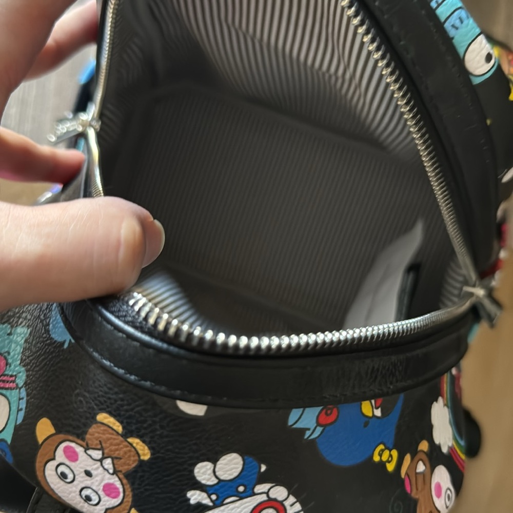 Sanrio Loungefly backpack - Picture 4 of 6